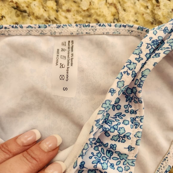 Floems two piece swimming suit, size Small - Picture 6 of 7